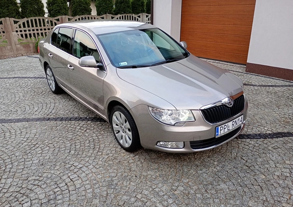 Skoda Superb cena 34900 przebieg: 275000, rok produkcji 2011 z Odolanów małe 254